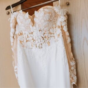 Capri Sposa Wedding Gown (from Italy) 
Elegant White Lace Women Dress